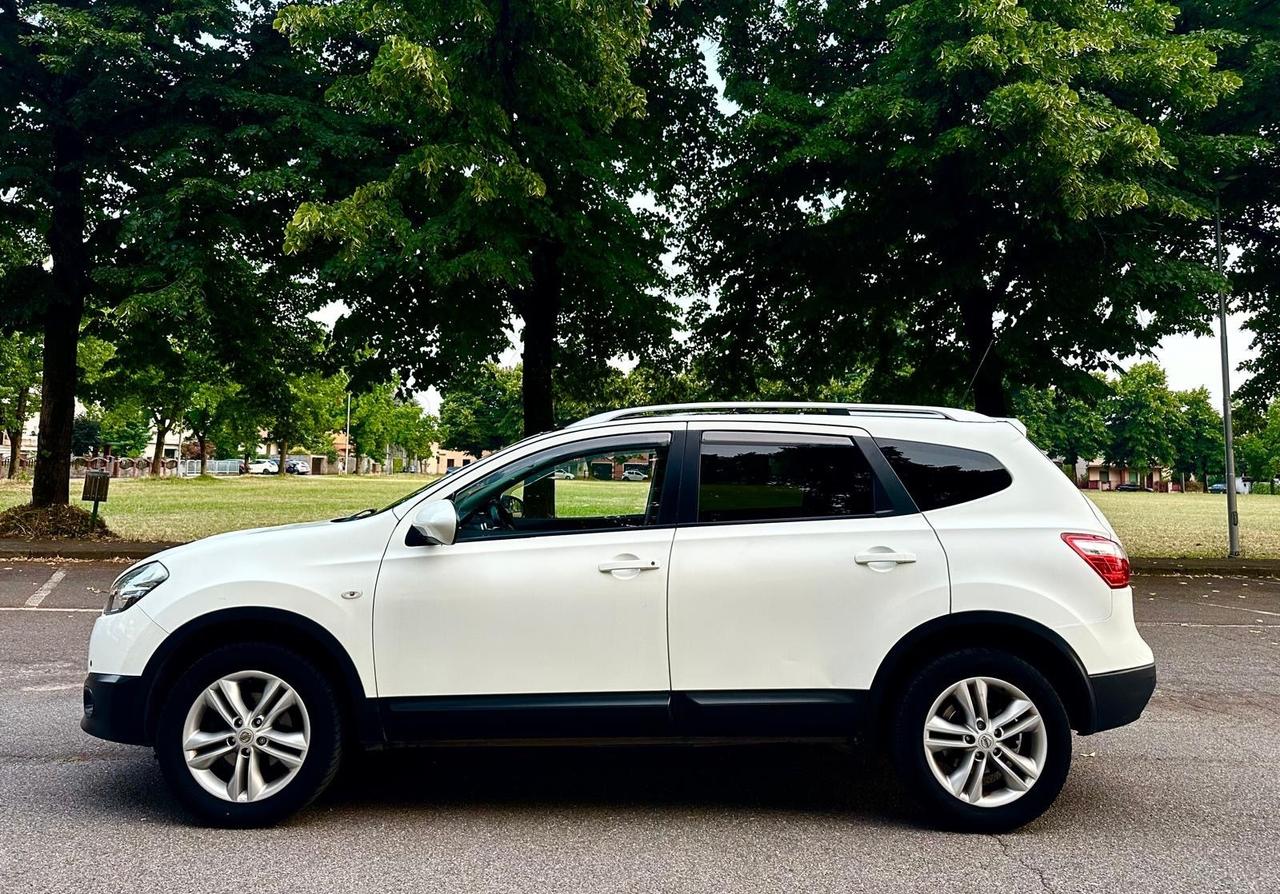 Nissan Qashqai. . 7 POSTI