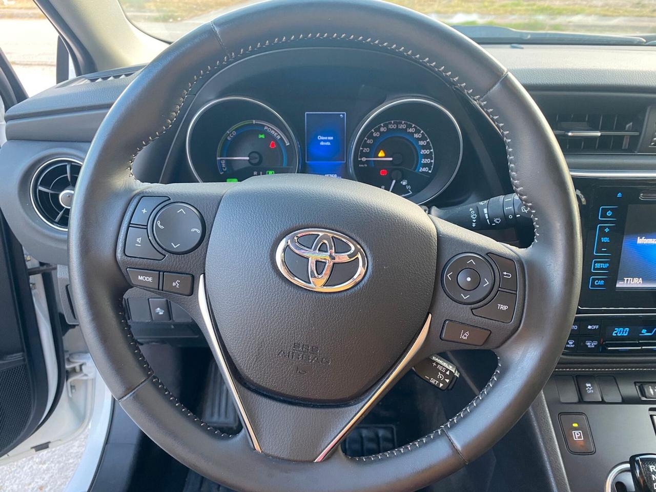 Toyota Auris 1.8 Hybrid Lounge *45.700 km