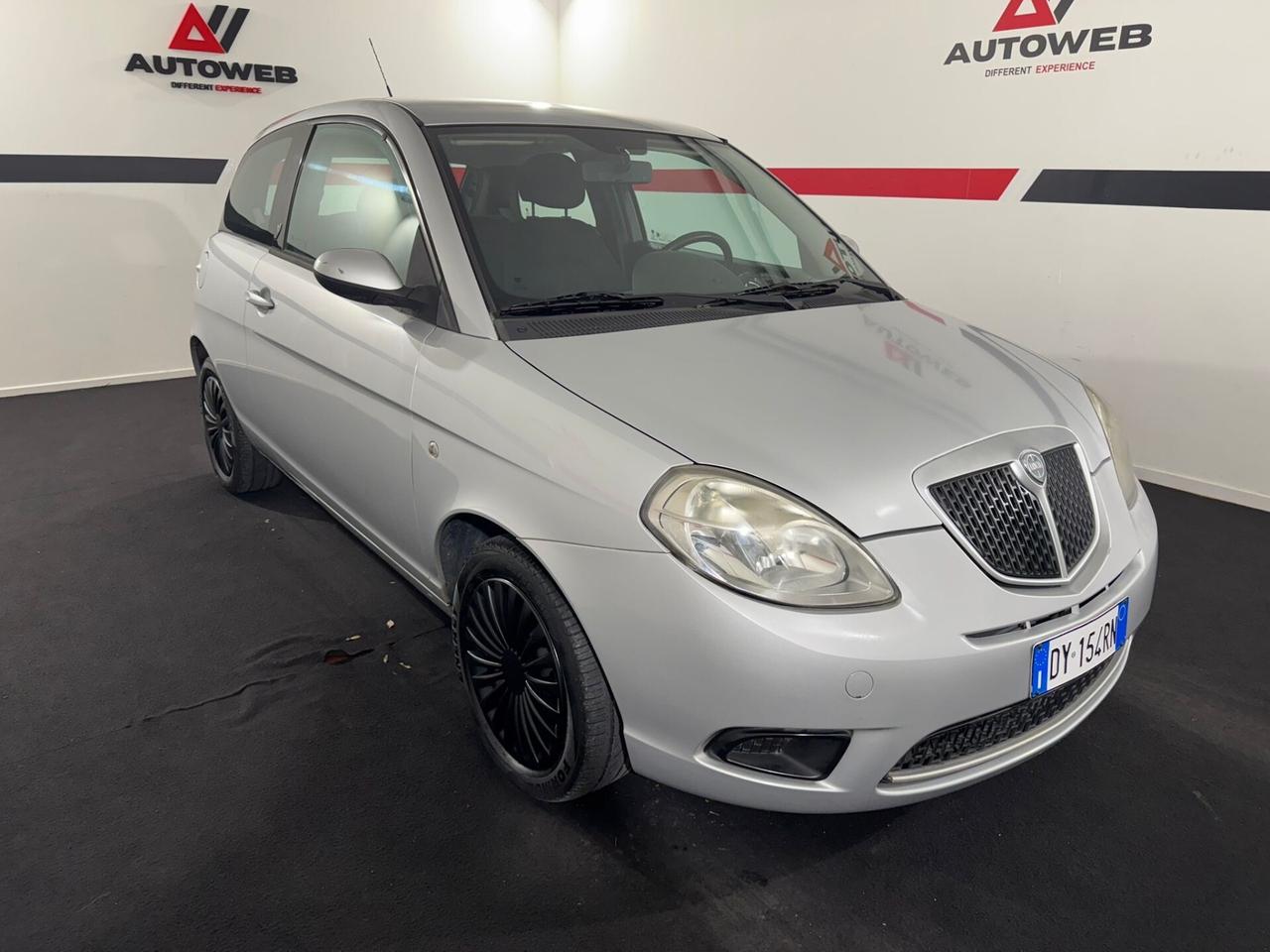 Lancia Ypsilon 1.2 Versus