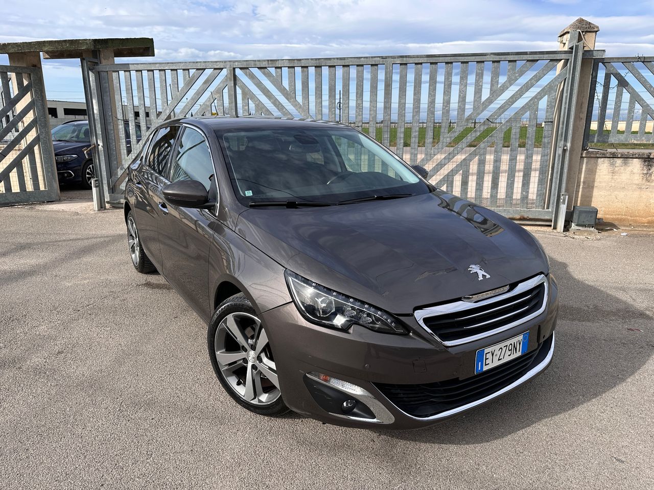 Peugeot 308 PureTech Turbo 130 Allure-NAVIGA-RETROCA-PELLE