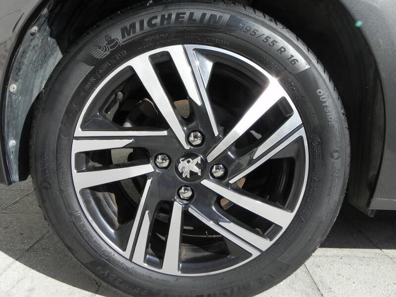 Peugeot 208 BlueHDi 100 Stop&Start 5 porte Allure Navi Pack