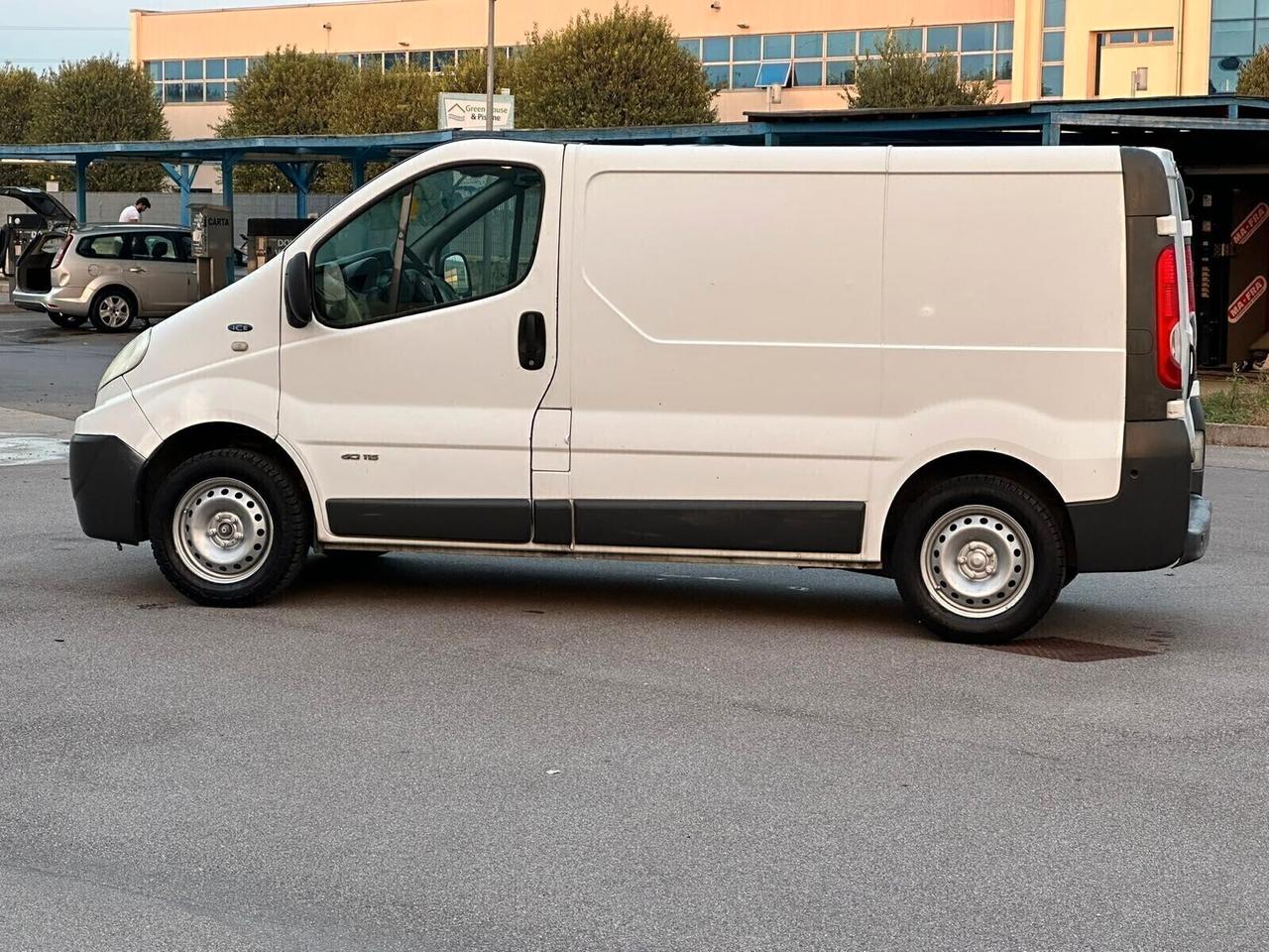 RENAULT TRAFIC con ARIA CONDIZIONATA! SUPER PREZZO!