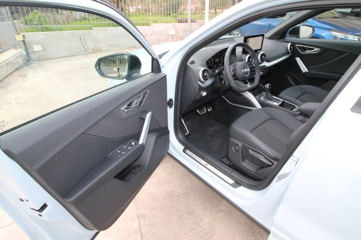 Audi Q2 35 TFSI 150CV Identity Black 11.2025