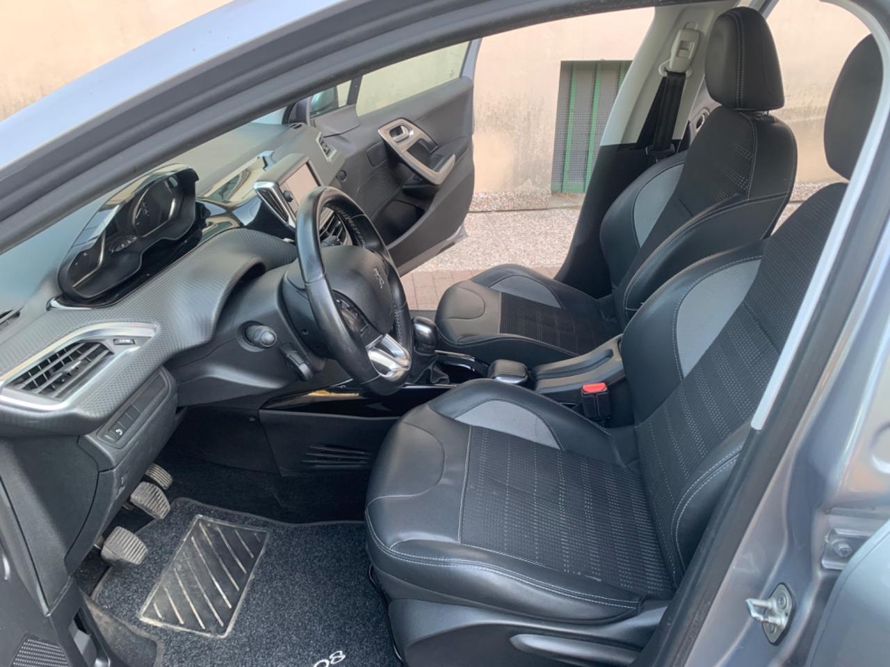 Peugeot 2008 BlueHDi 100 Allure