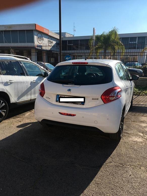 Peugeot 208 1.4 HDi 68 CV 5 porte Allure