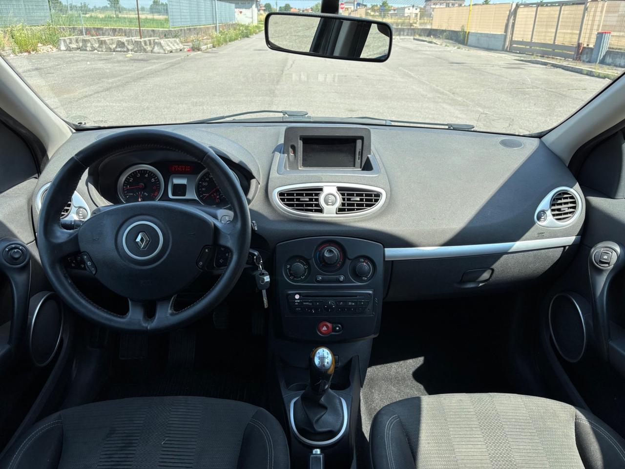 Renault Clio 1.2 16V TCE 100CV UNI PRO!