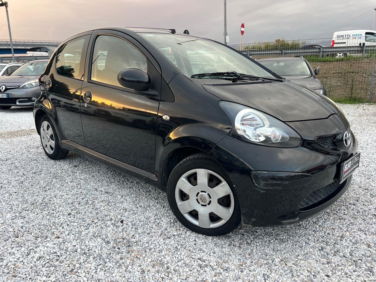 Toyota Aygo 1.0 12V VVT-i 5 porte Sol