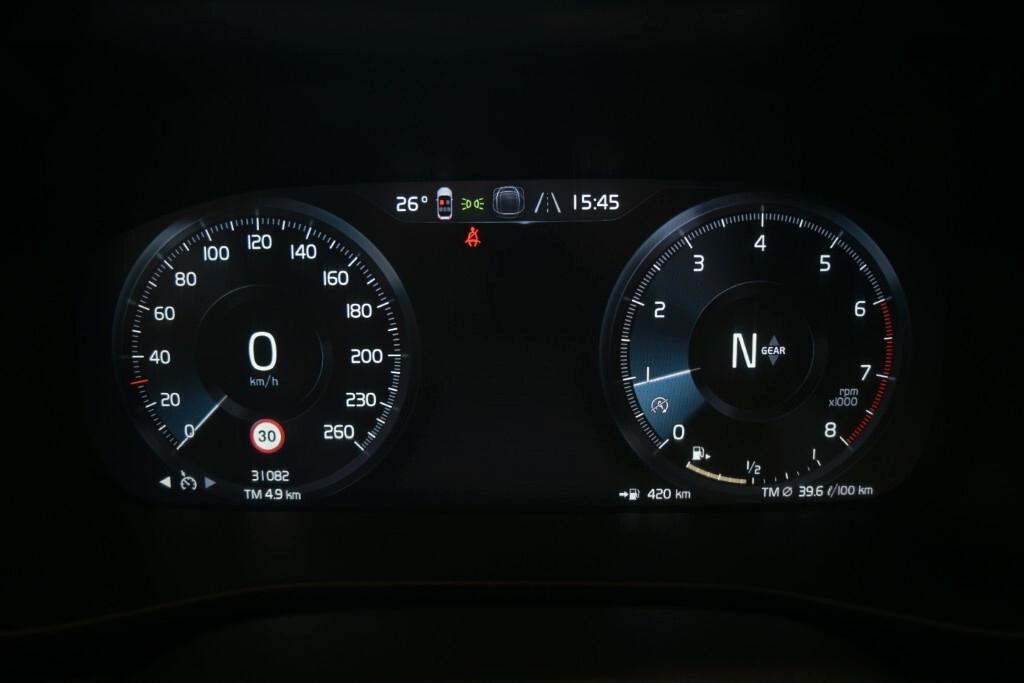 VOLVO XC40 1.5 T2 129CV 6M. MOMENTUM PRO ( FARI LED - COCKPIT - CRUISE - NAVI - MIRROR - PDC - TELECAMERA POST. )