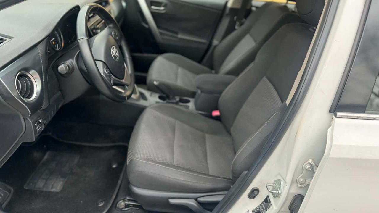 Toyota Auris Anno 2013 1.8 Hybrid Lounge