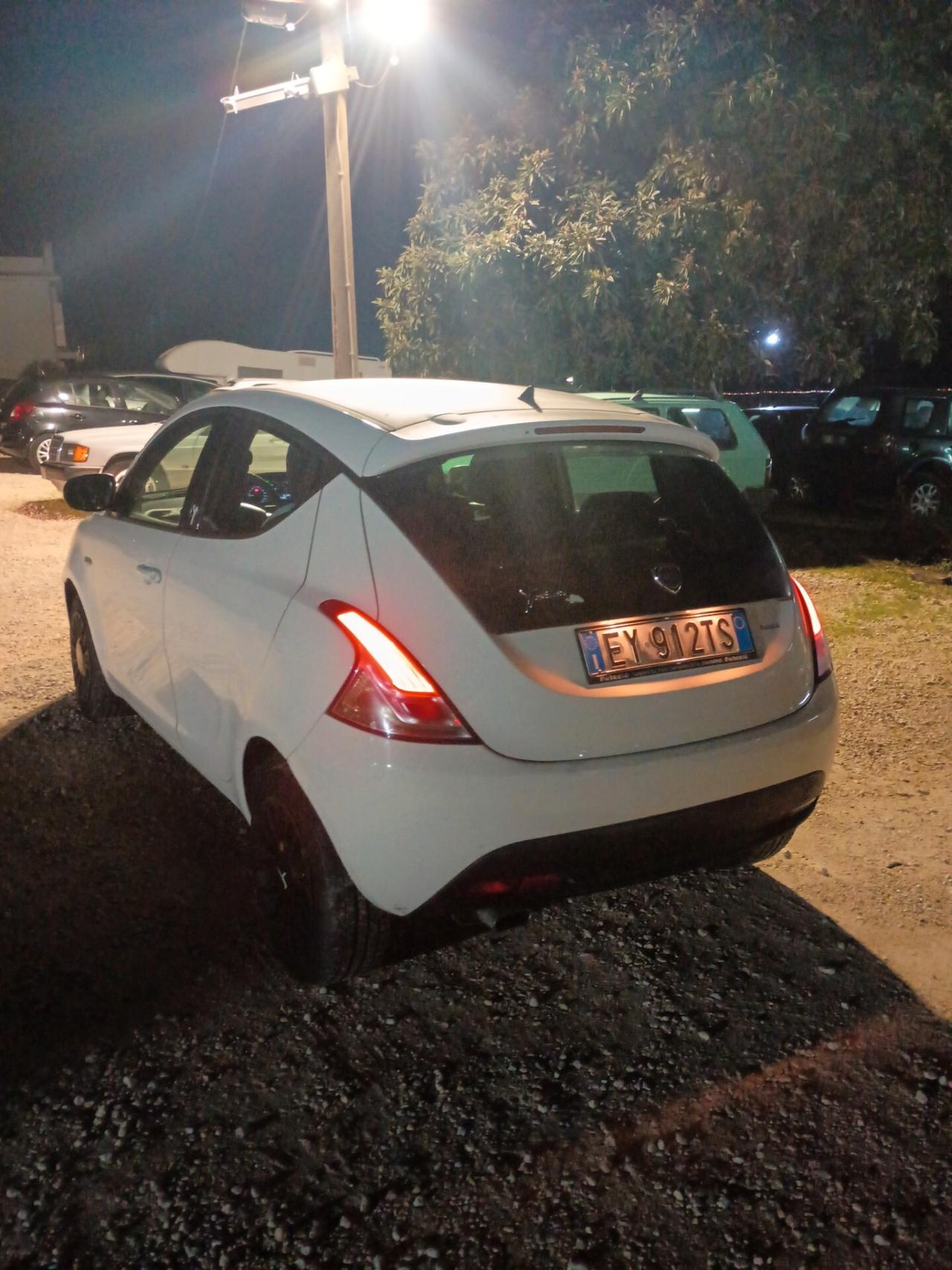 Lancia Ypsilon 1.2 69 CV 5 porte GPL Ecochic Gold