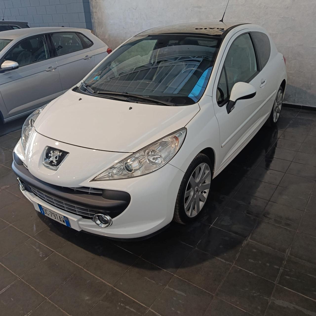Peugeot 207 1.6 BENZINA