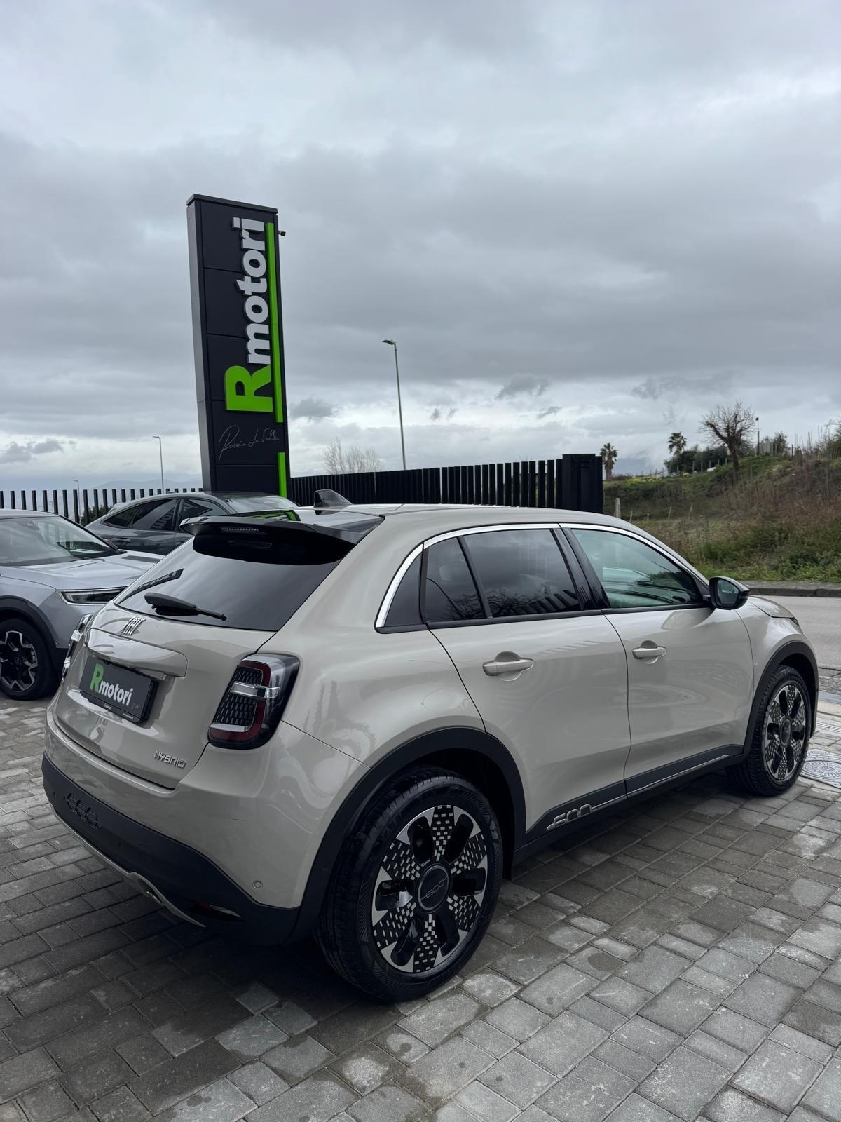 Fiat 600 HYBRID LA PRIMA