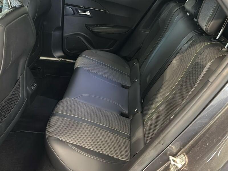 Peugeot 2008 BlueHDi 130 EAT8 GT