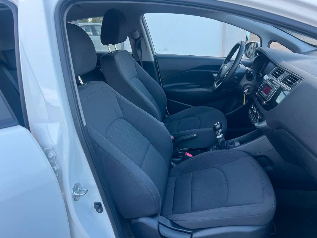Kia Rio 1.1 crdi Active 5p E6