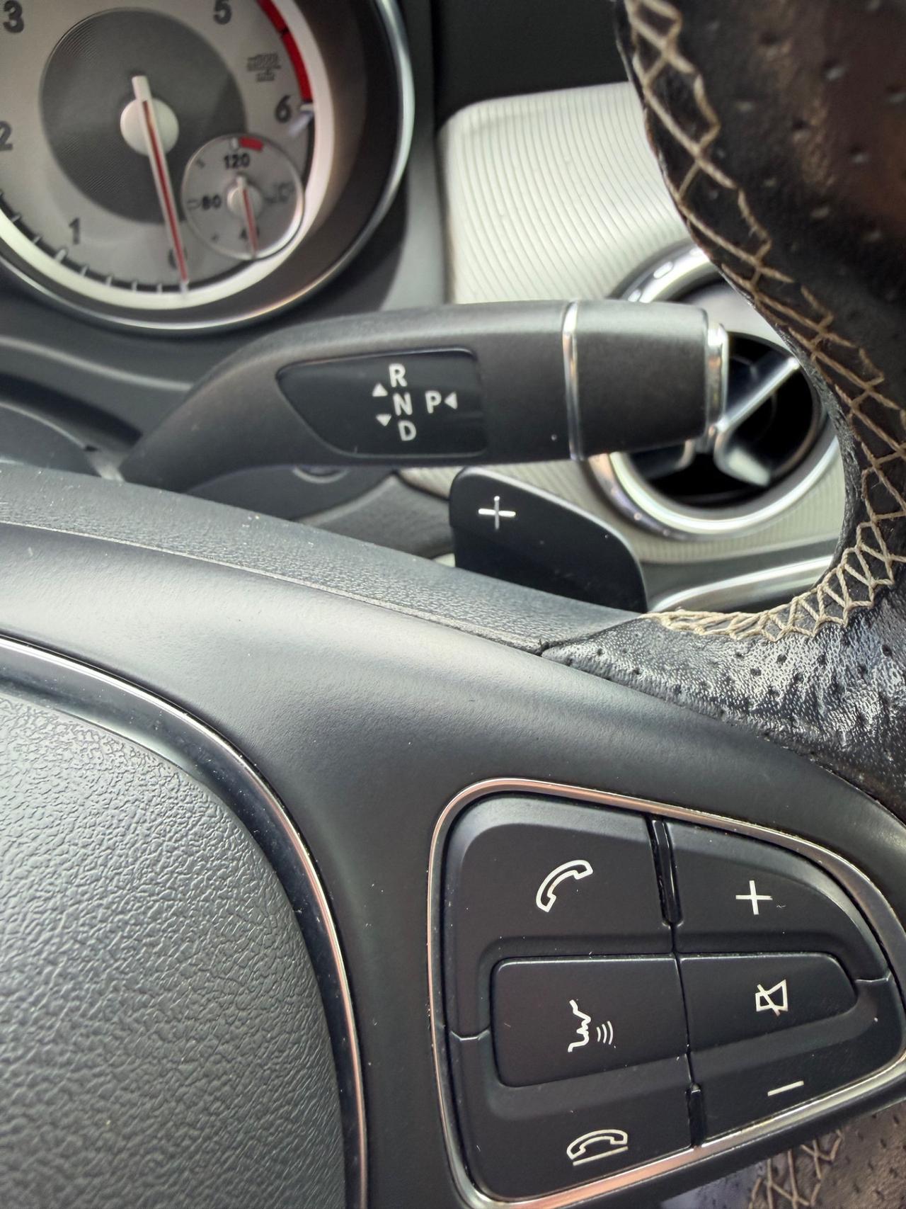 Mercedes-benz GLA 200 d Premium