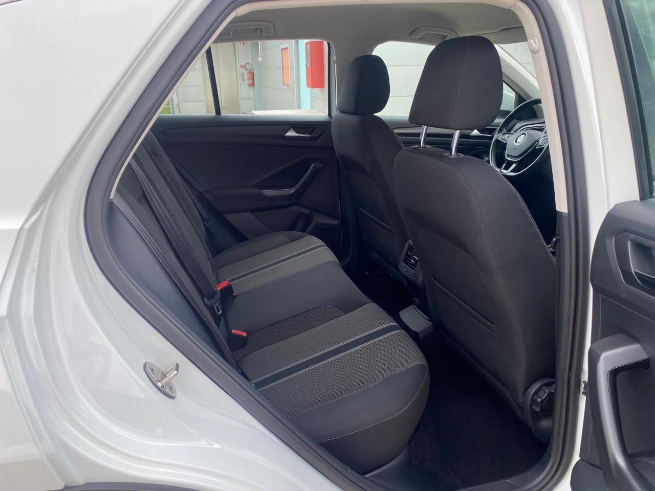 Volkswagen T-Roc 1.6 tdi business