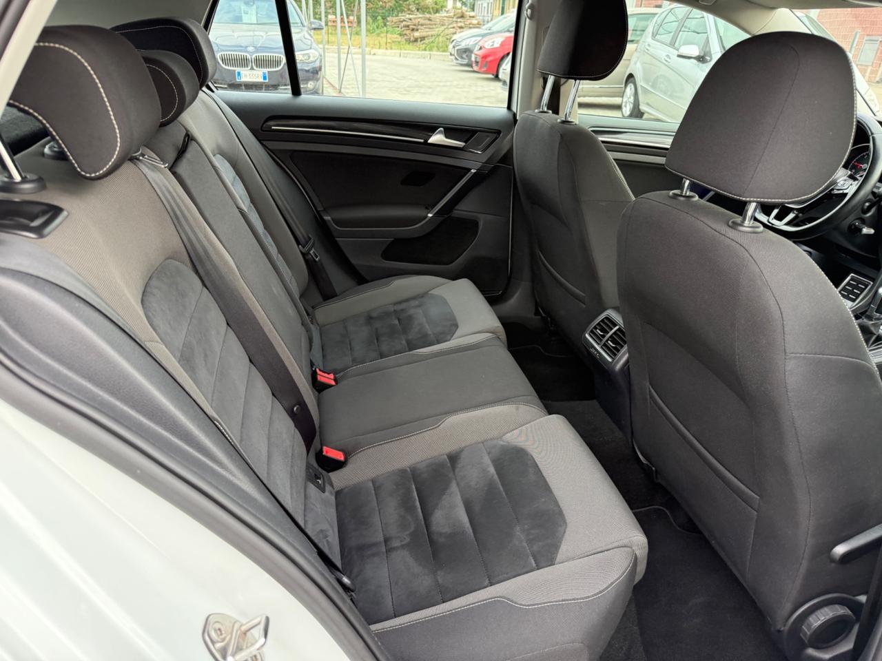 Volkswagen Golf 1.6 TDI DSG 5p. Highline