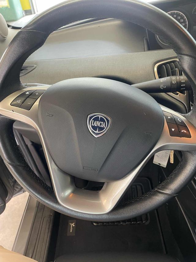 LANCIA Ypsilon 1.0 FireFly 5 porte S&S Hybrid Ecochic Silver