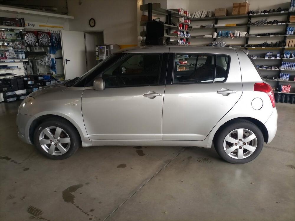 Suzuki Swift 1.3 4x4 5p. GL