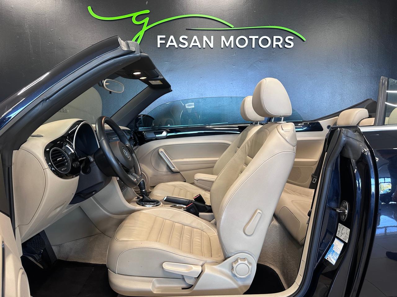 Volkswagen Maggiolino Cabrio 1.6 tdi Design 105cv dsg