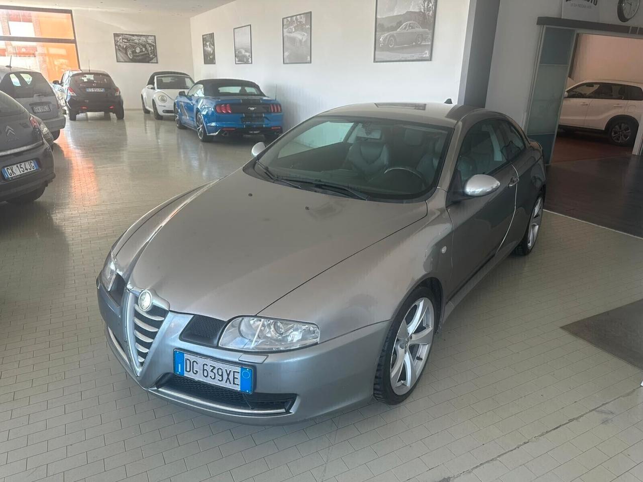 Alfa Romeo GT 1.9 JTDM 16V Distinctive Q2