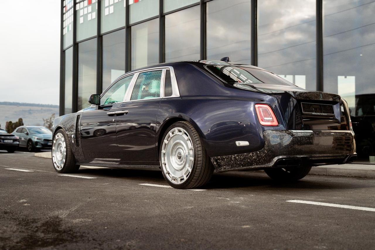 Rolls Royce Phantom 6.7 EWB