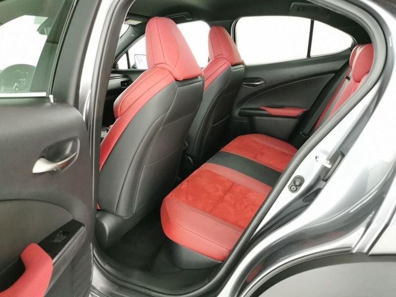 Lexus UX 250h 2.0 F-Sport 2wd cvt