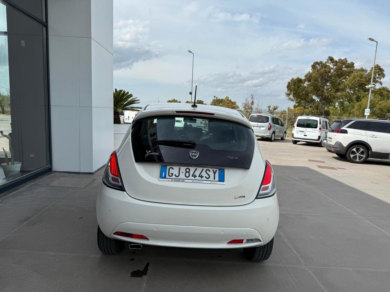 Lancia Ypsilon 1.0 FireFly 5 porte S&S Hybrid Gold