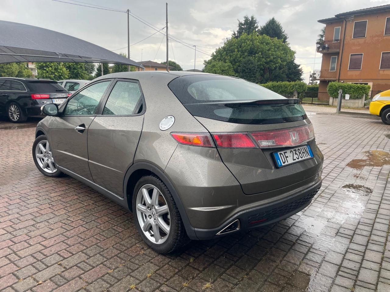 Honda Civic 1.8 i-VTEC 5p. Executive i-P