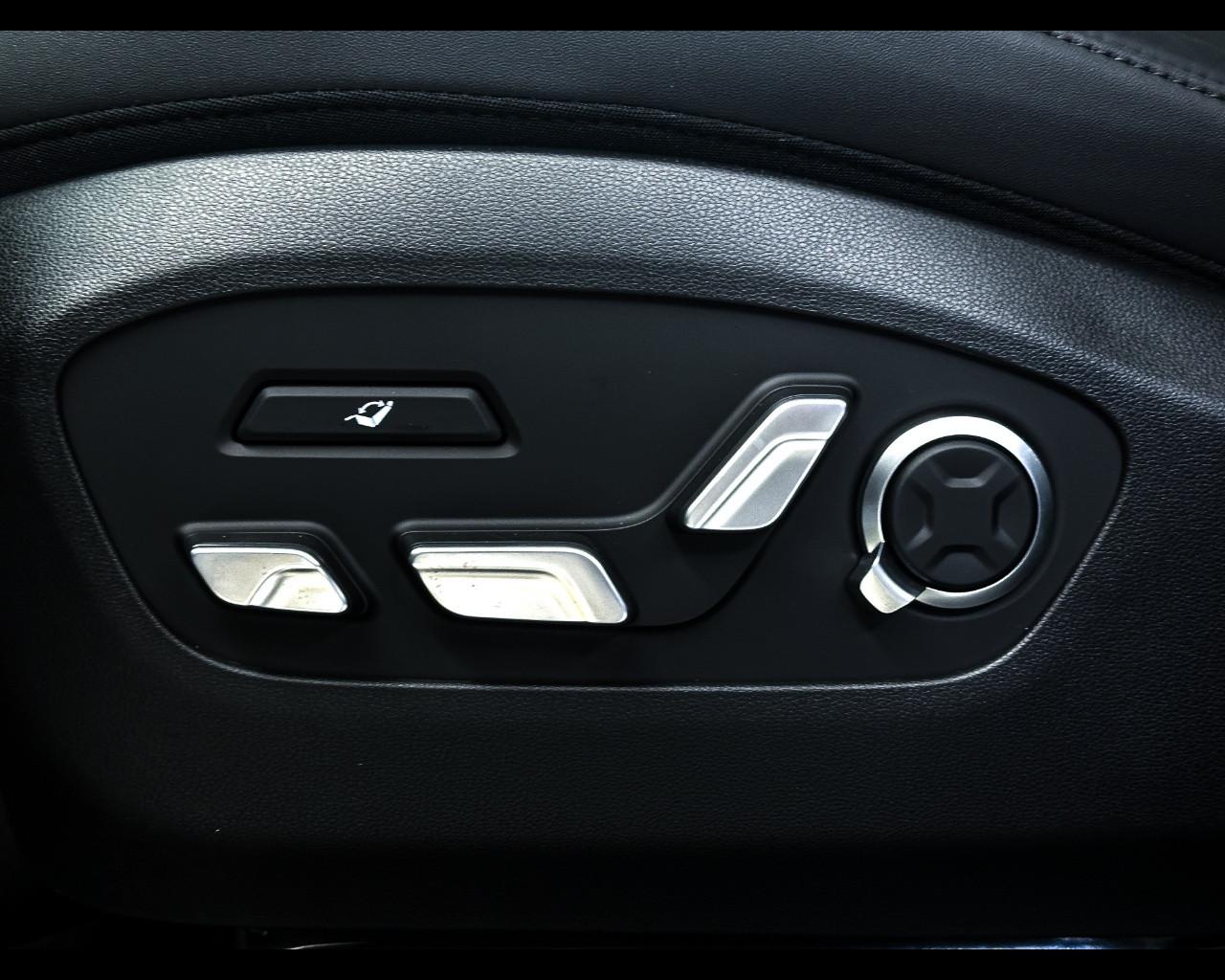 HYUNDAI IONIQ9 110 KWH 4WD CALLIGRAPHY 6PPERF+DM