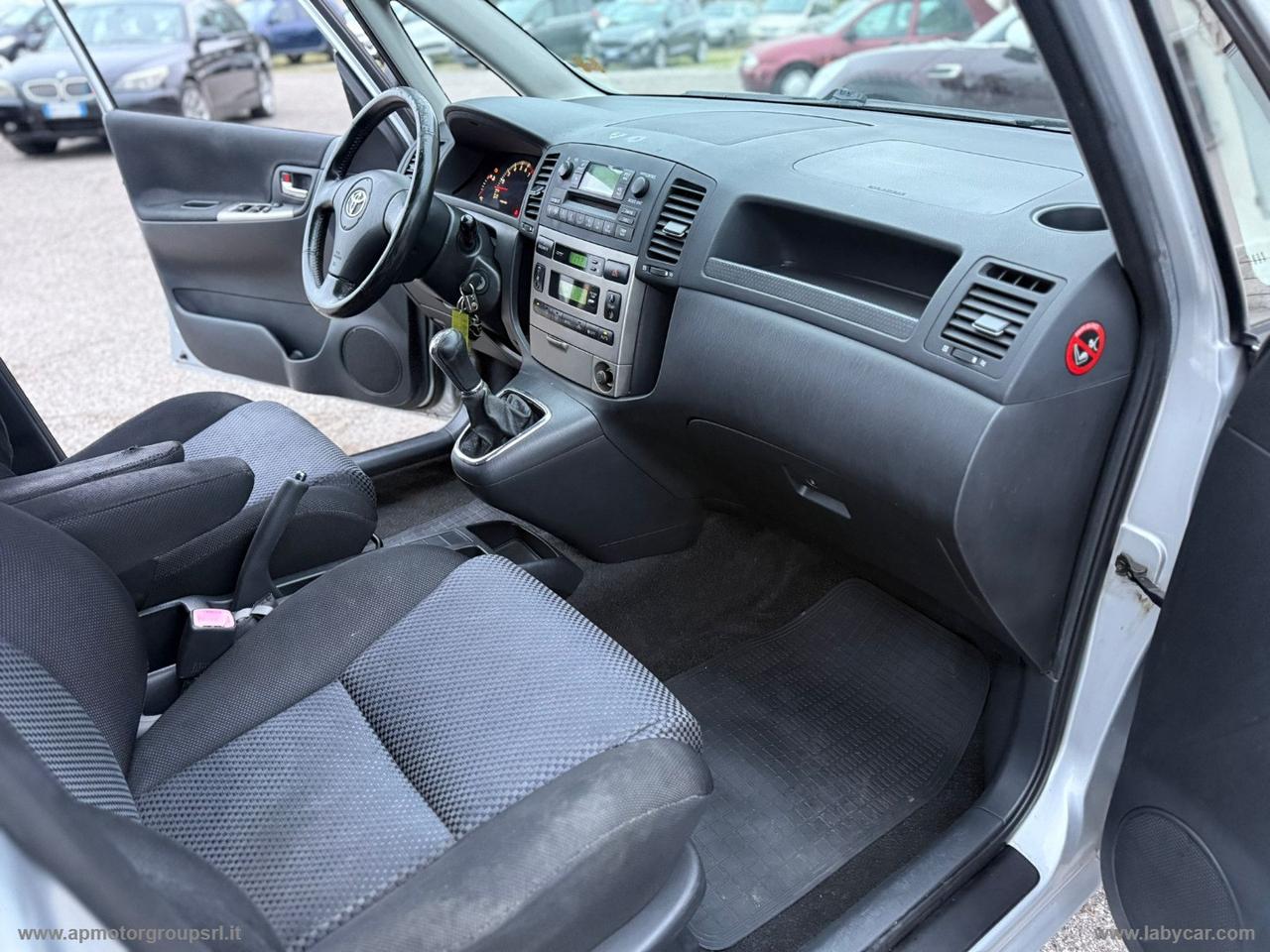 TOYOTA Corolla Verso 2.0 16V D-4D Sol