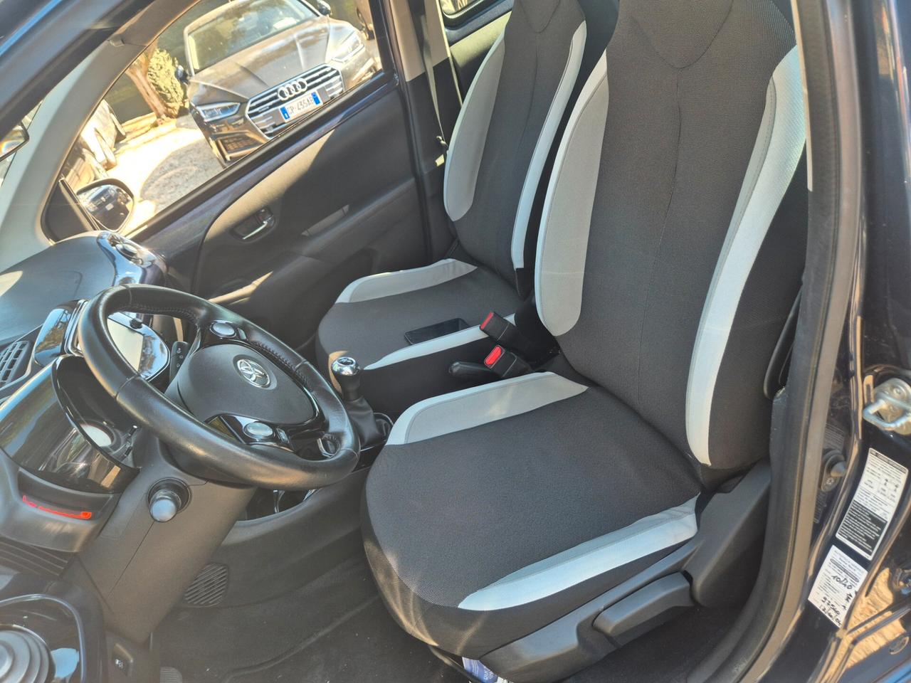 Toyota Aygo 1.0 VVT-i 69 CV 5 porte x-cool TSS MMT