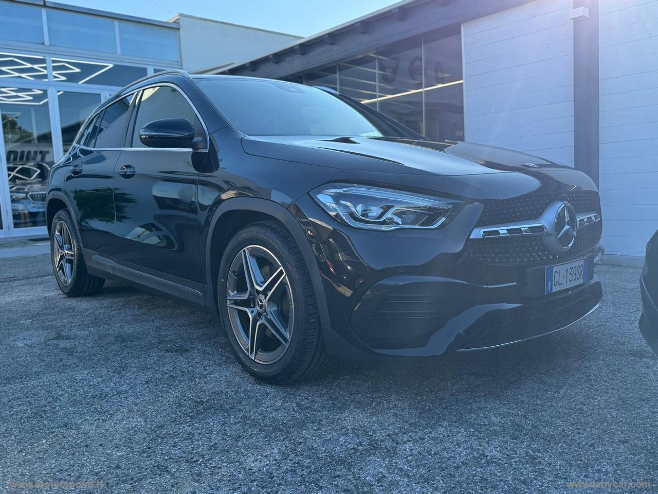 MERCEDES-BENZ GLA 180 d Automatic Premium