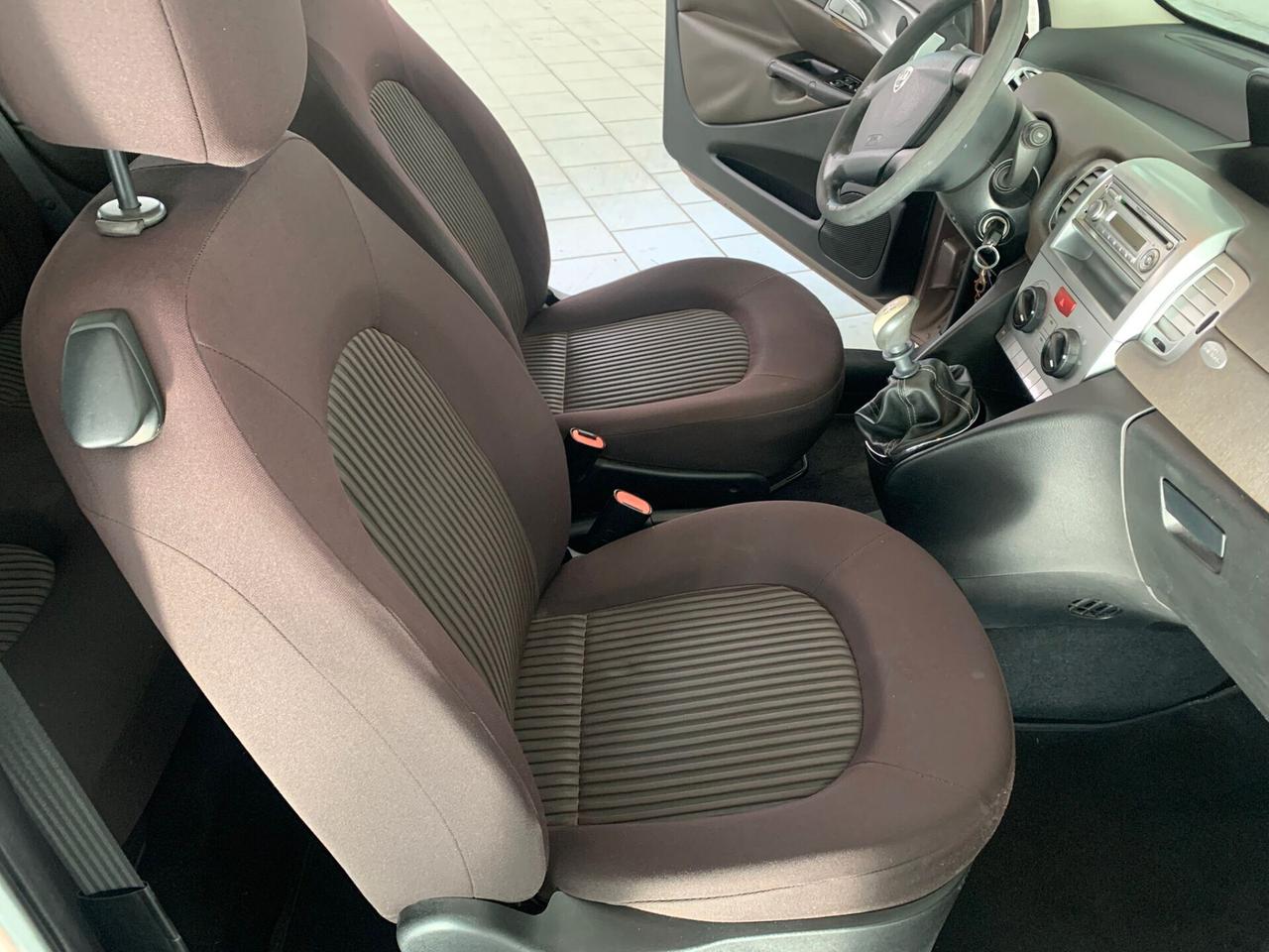 Lancia Ypsilon 1.2 69 CV Diva