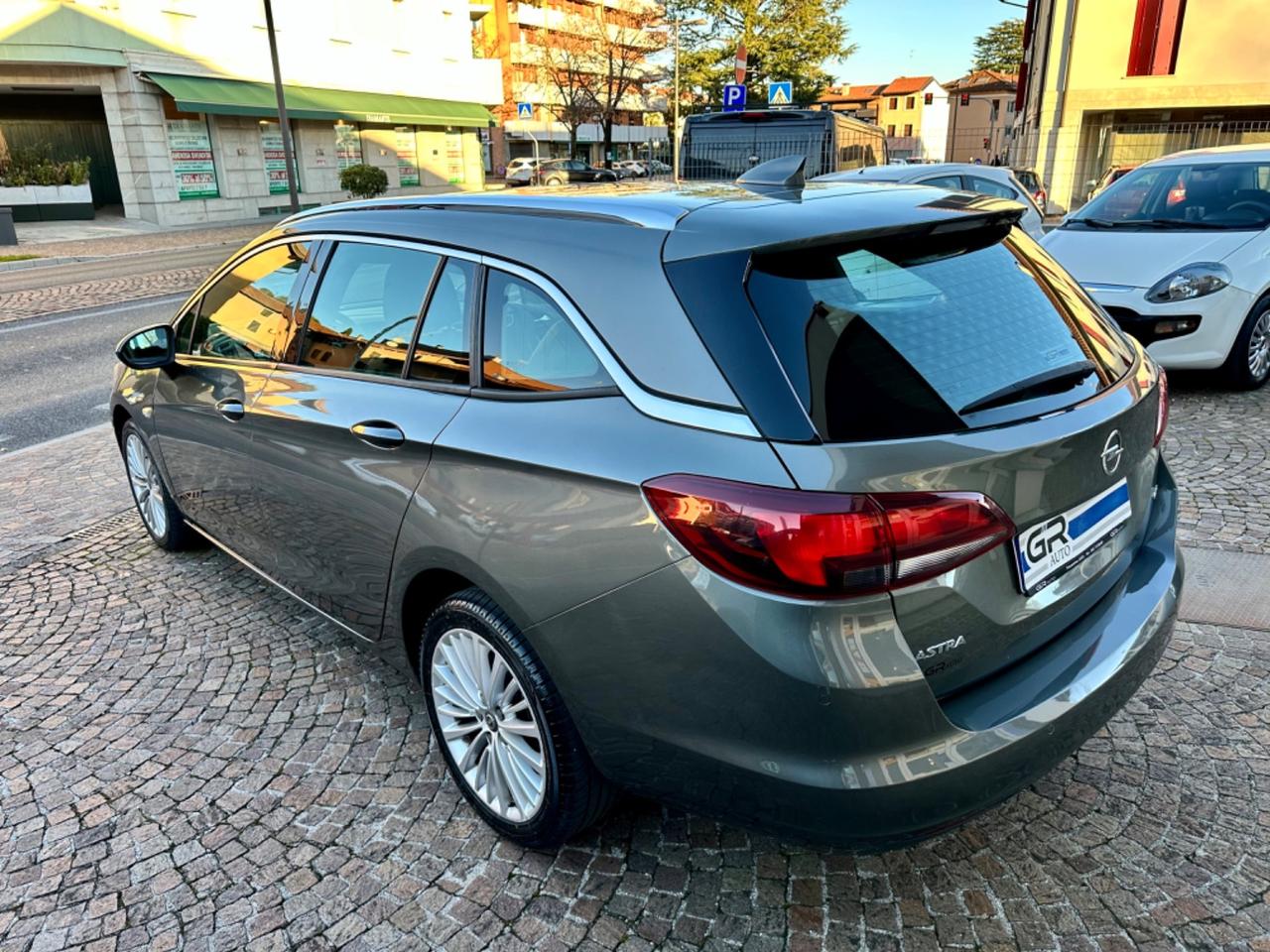 Opel Astra 1.6CDTi 136CV aut. Sports Tourer Innovation