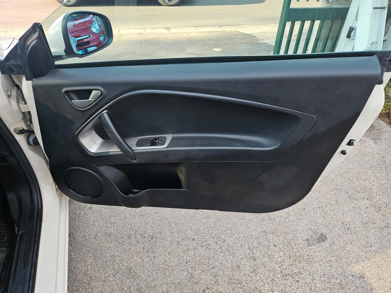 Alfa Romeo MiTo 1.3 JTDm Distinctive 2011