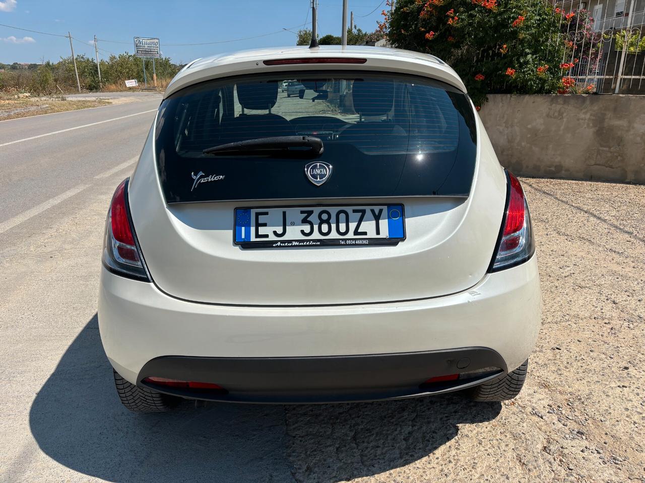 Lancia Ypsilon 1.2 69 CV 5 porte S&S Silver - 2011