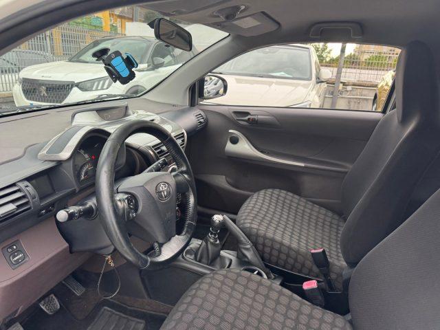 TOYOTA iQ 1.0 Sol