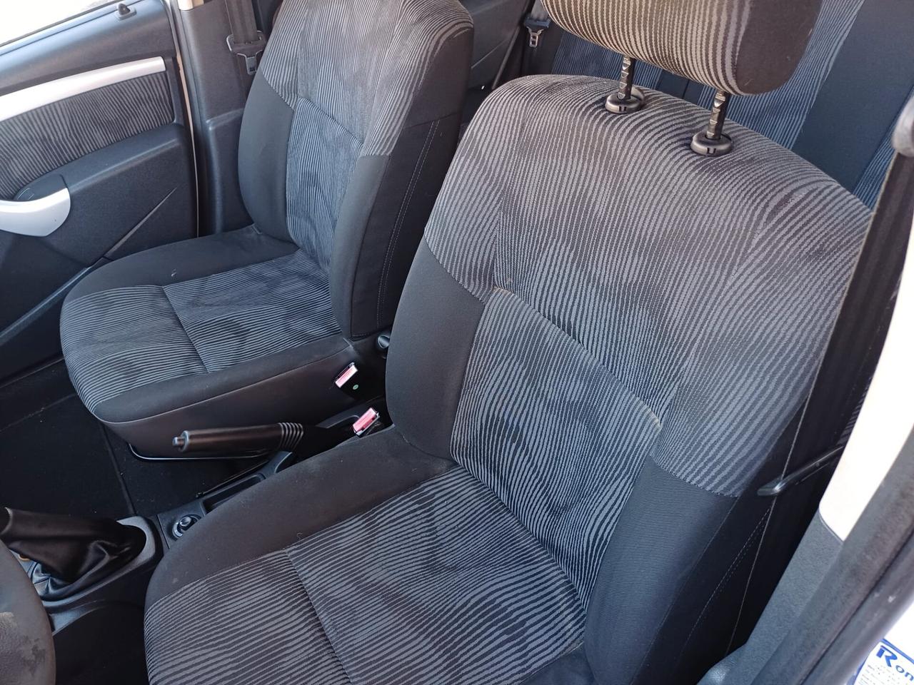 Dacia Sandero GPL DI SERIE Laureate - 2010