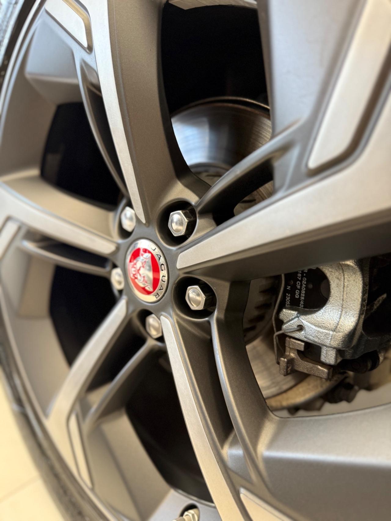 Jaguar E-Pace mhev R-Dynamic 204cv VIRTUAL COCKPIT.TELECAMERA 360*,NAVI,APPLE CARPLAY,INTERNI PELLE CARTIER