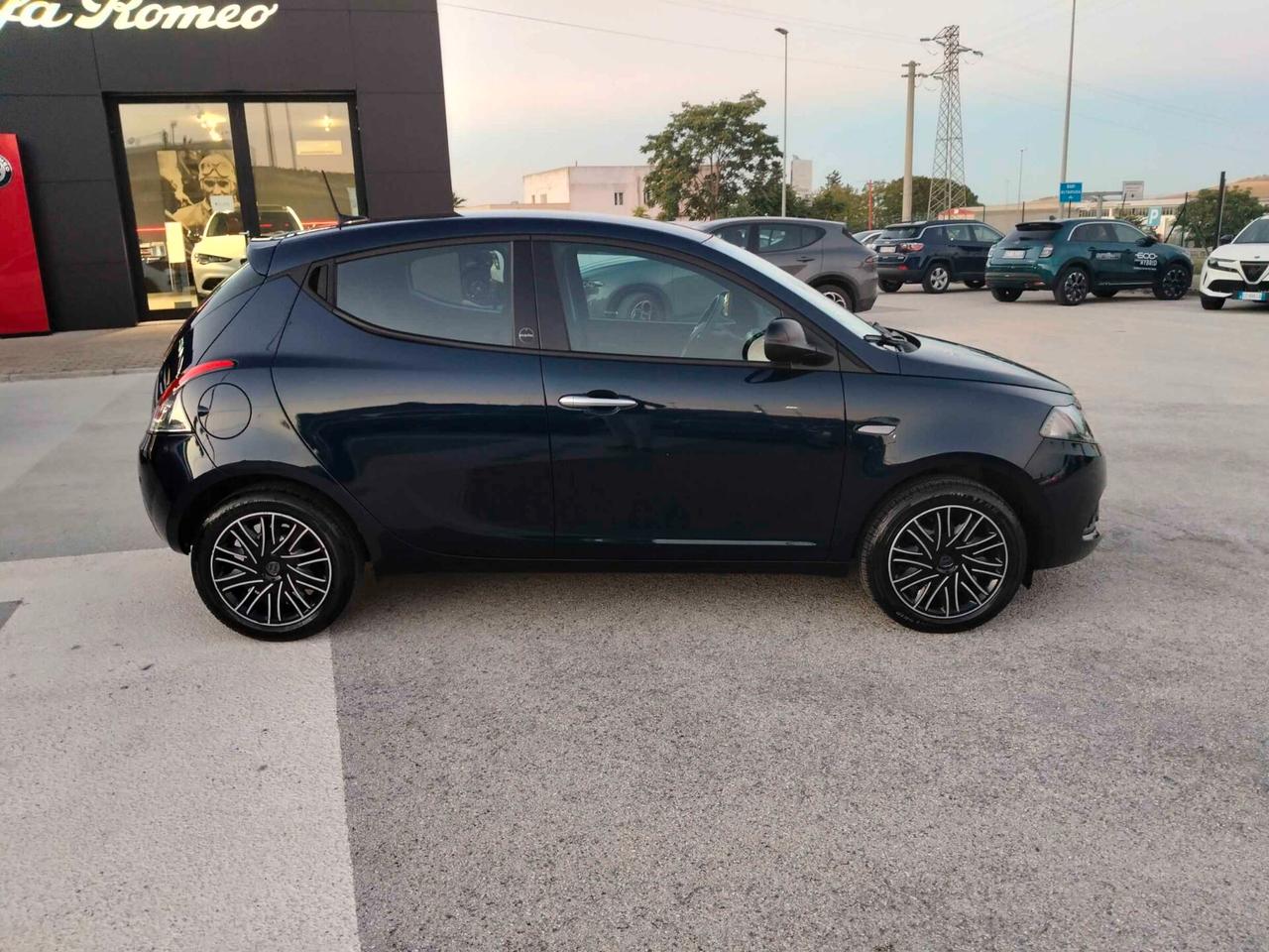 Lancia Ypsilon 1.0 FireFly 5 porte S&S Hybrid Ecochic Gold