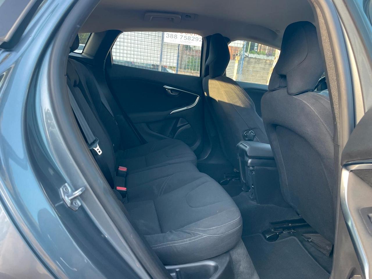 Volvo V40 D2 R-design Momentum soli 60 mila km