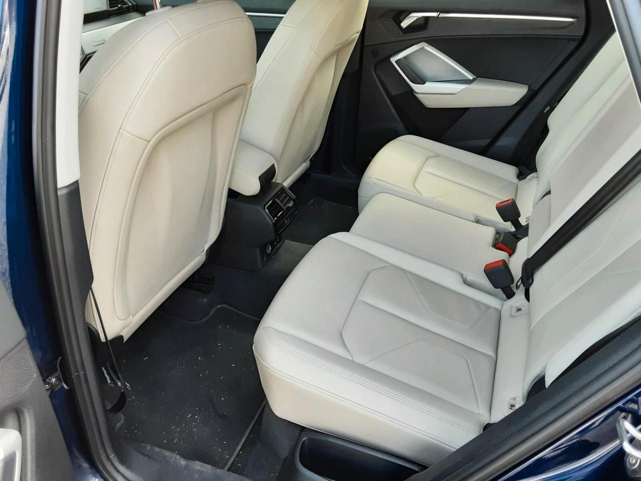 Audi Q3 35 TDI S tronic Business