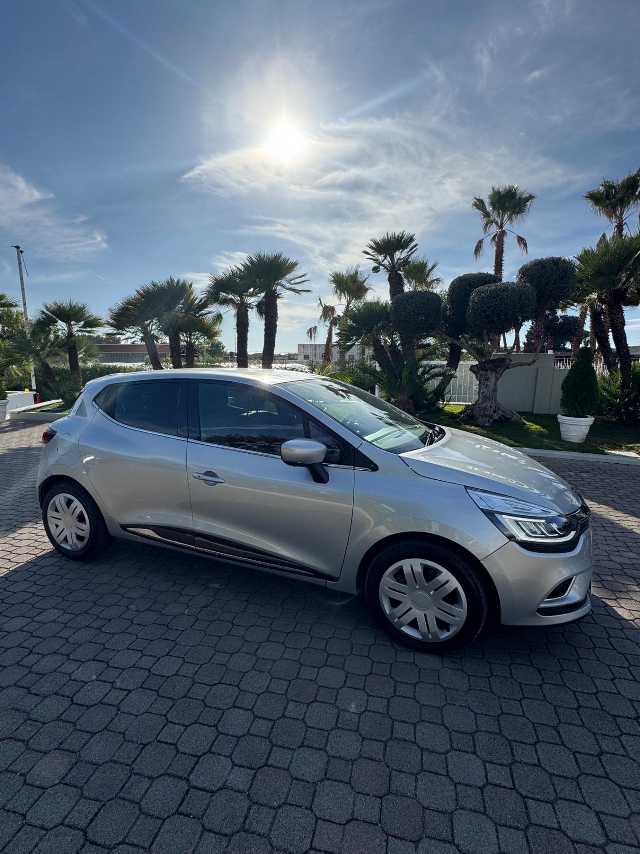 Renault Clio dCi 8V 75 CV Start&Stop 5 porte Energy Duel