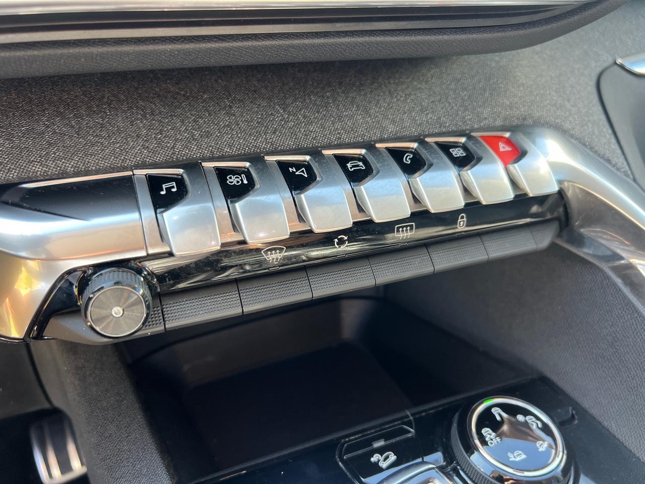 Peugeot 3008 1.6HDi 120CV EAT6 Allure-12/2017"UNIPRO"