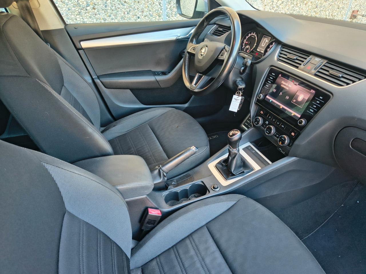 SKODA OCTAVIA 1.6 TDI SCR WAGON EXECUTIVE