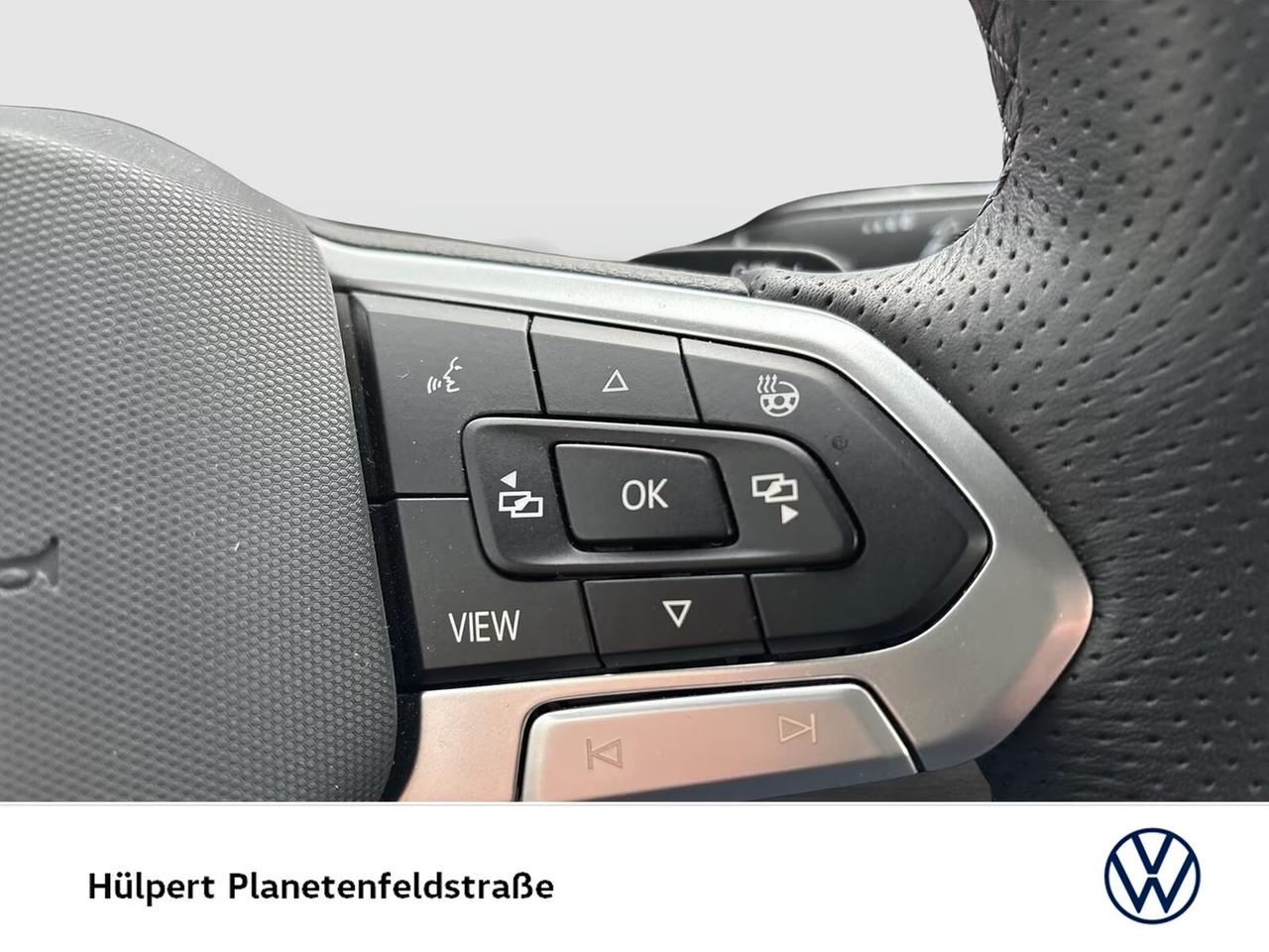 Volkswagen*Golf*1.5*eTSI*150CV*DSG*R-LINE*BLACK*STYLE*FACELIFT*18"*CAMERA*ACC