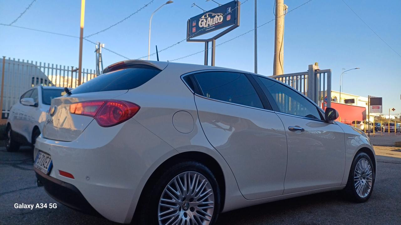 Alfa Romeo Giulietta 1.6 JTDm-2 120 CV Exclusive