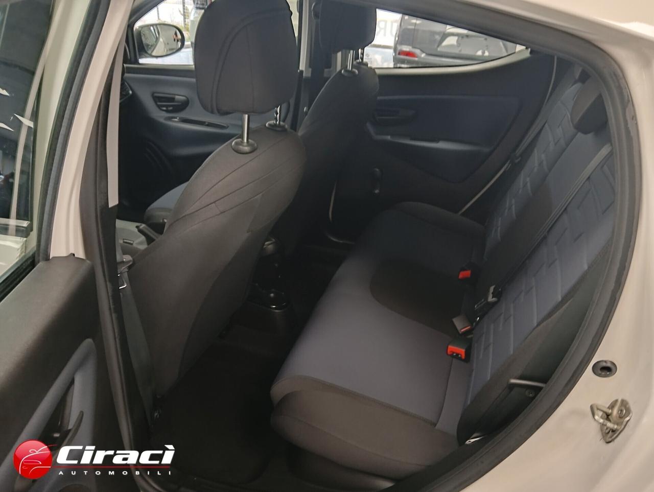 Lancia Ypsilon 1.0 5 p Hybrid Platino