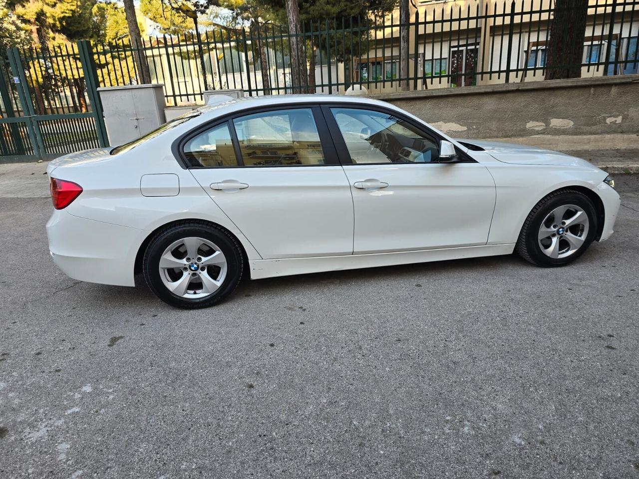 Bmw 320 320d Efficient Dynamics Luxury